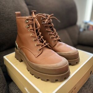 Michael Kors Payton Leather Bootie – Size 11 (Luggage)